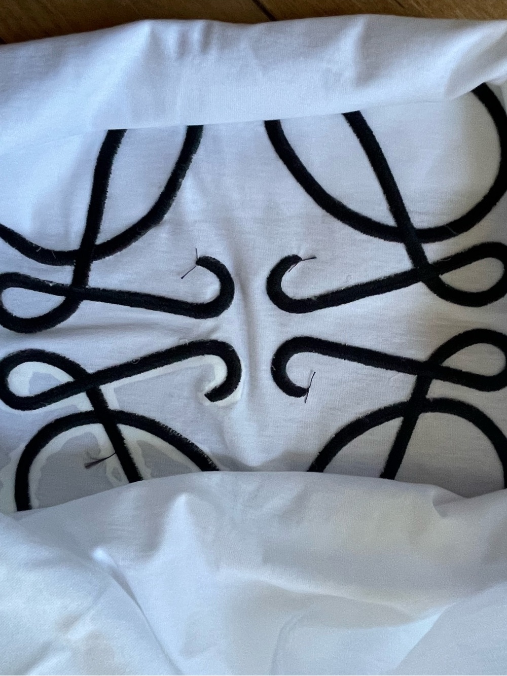 Loewe Glitch Anagram Logo White T-Shirt Size M NWT - Picture 8 of 11